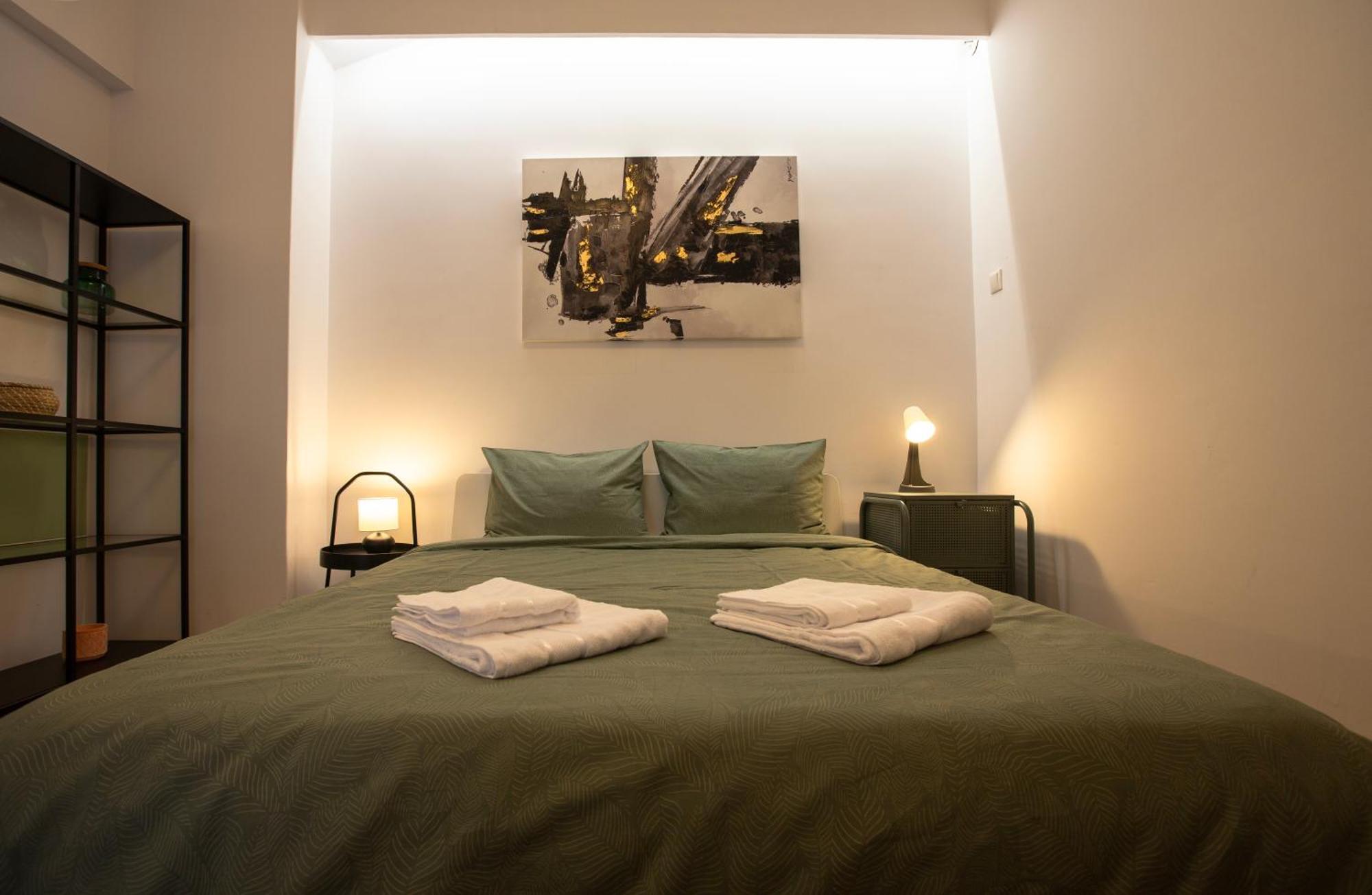 Ultracentral Hong Kong 3 Bdrm Apartment Bukares Bagian luar foto