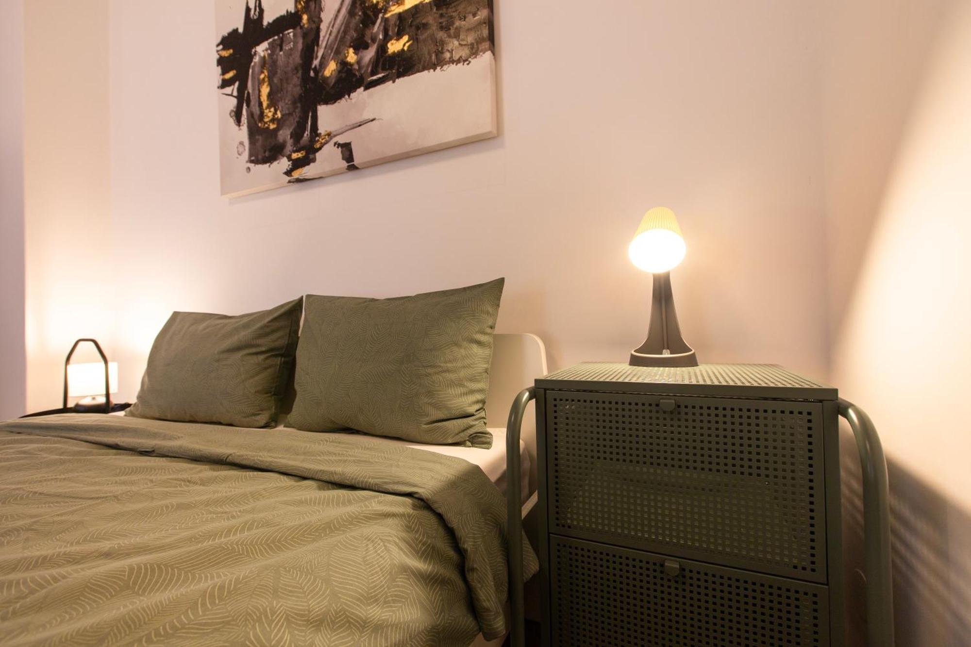 Ultracentral Hong Kong 3 Bdrm Apartment Bukares Bagian luar foto
