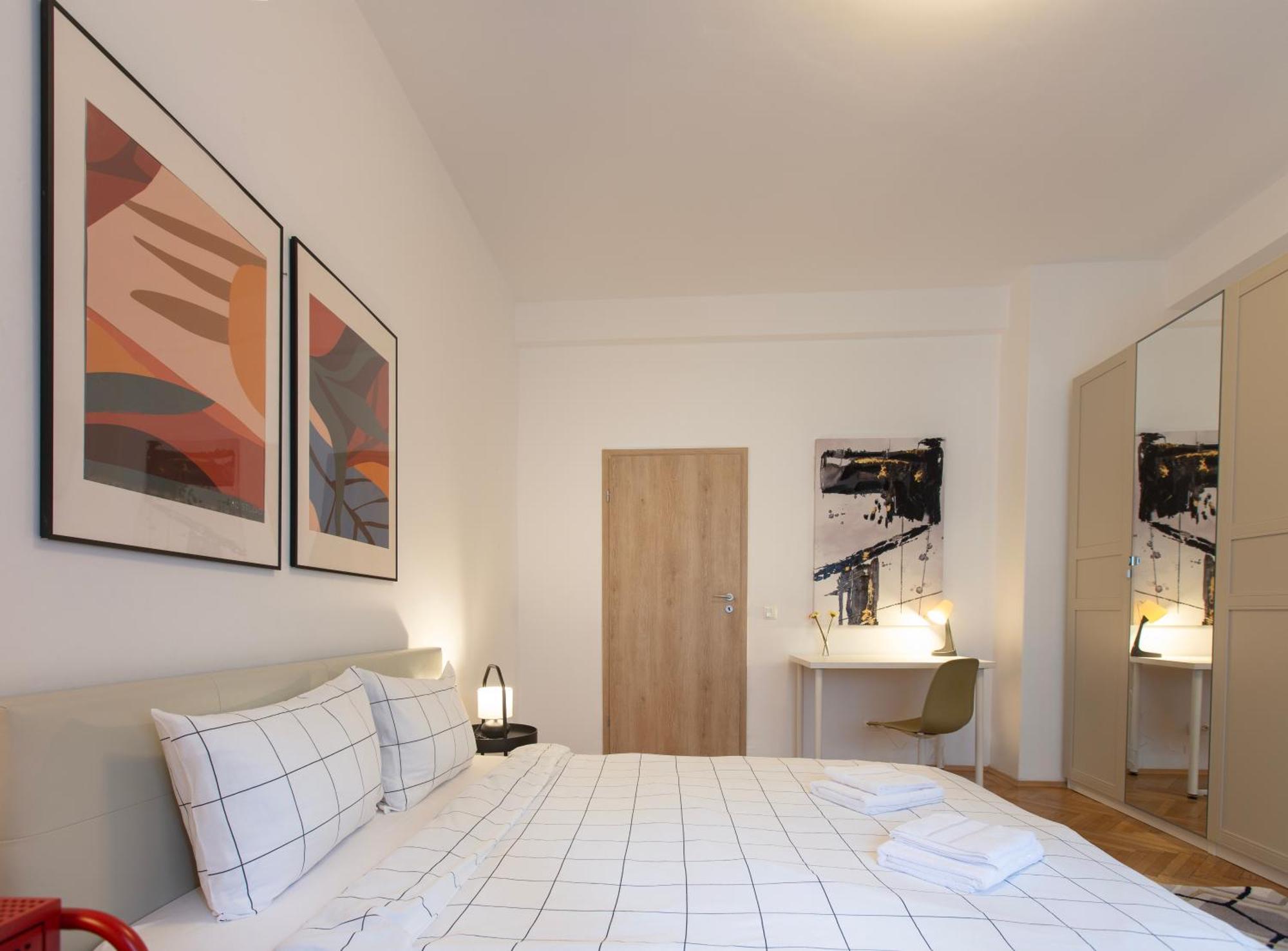 Ultracentral Hong Kong 3 Bdrm Apartment Bukares Bagian luar foto