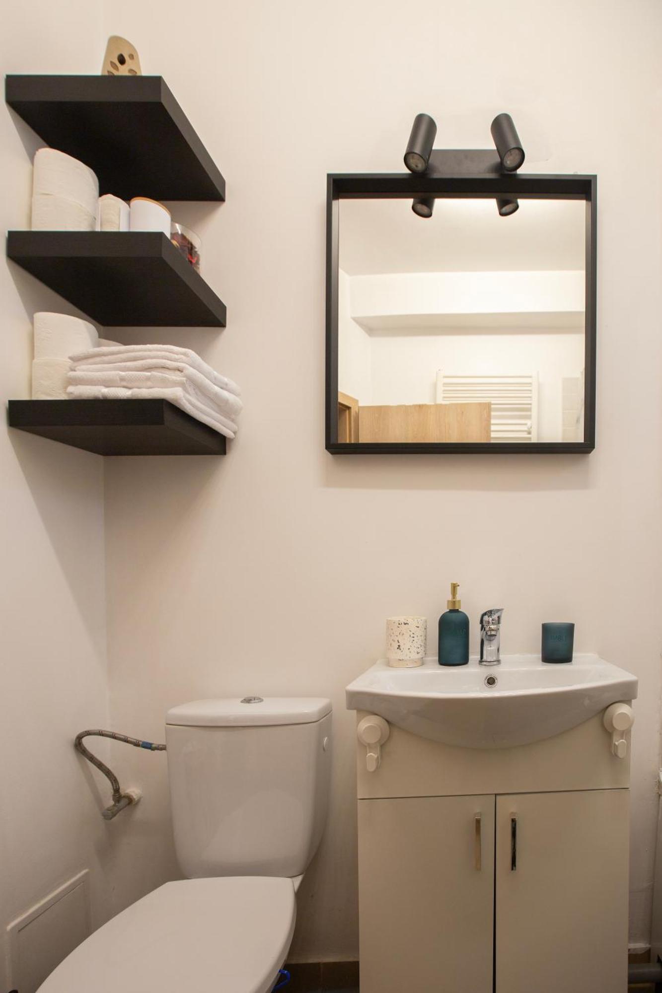Ultracentral Hong Kong 3 Bdrm Apartment Bukares Bagian luar foto