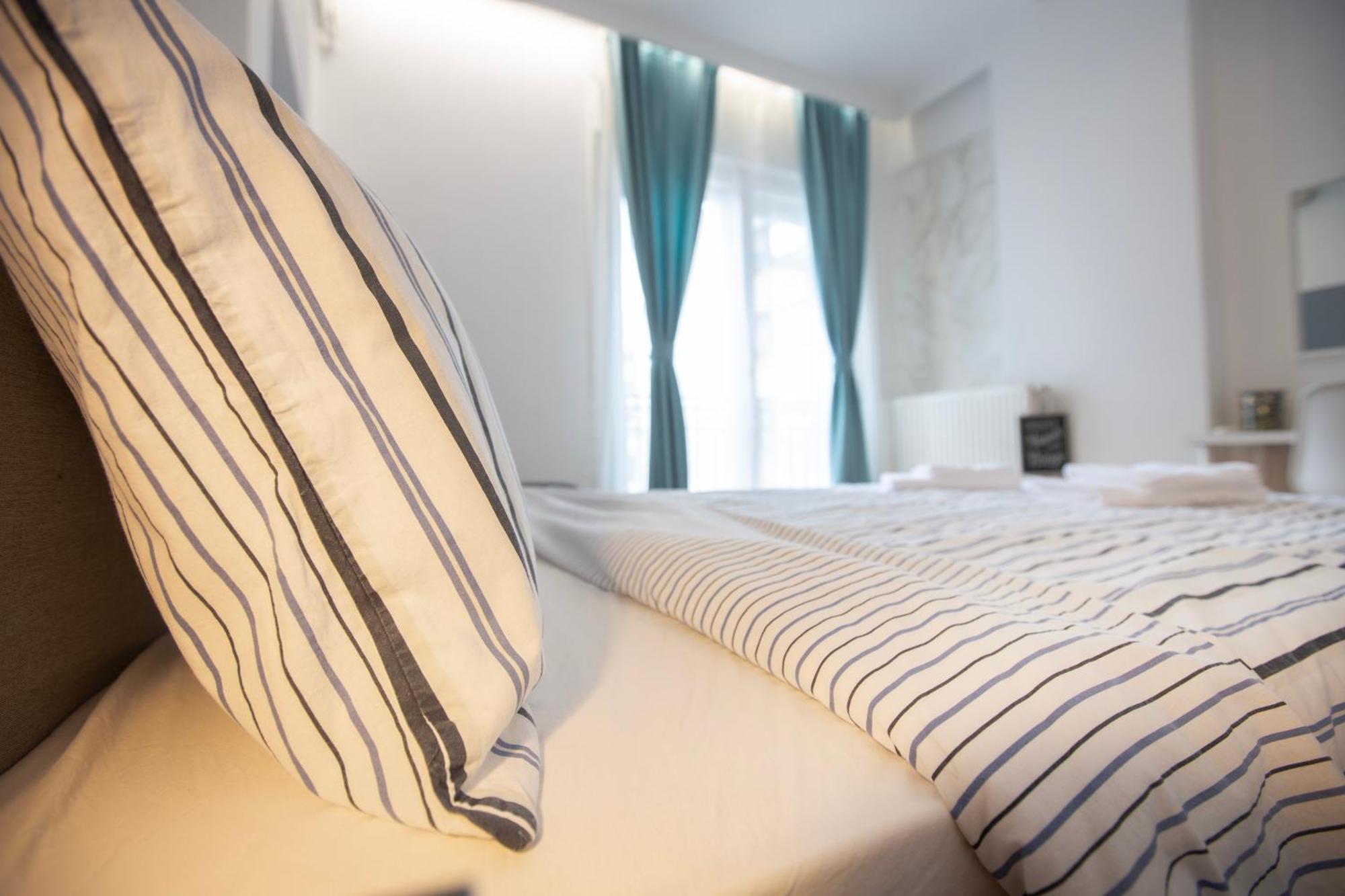Ultracentral Hong Kong 3 Bdrm Apartment Bukares Bagian luar foto