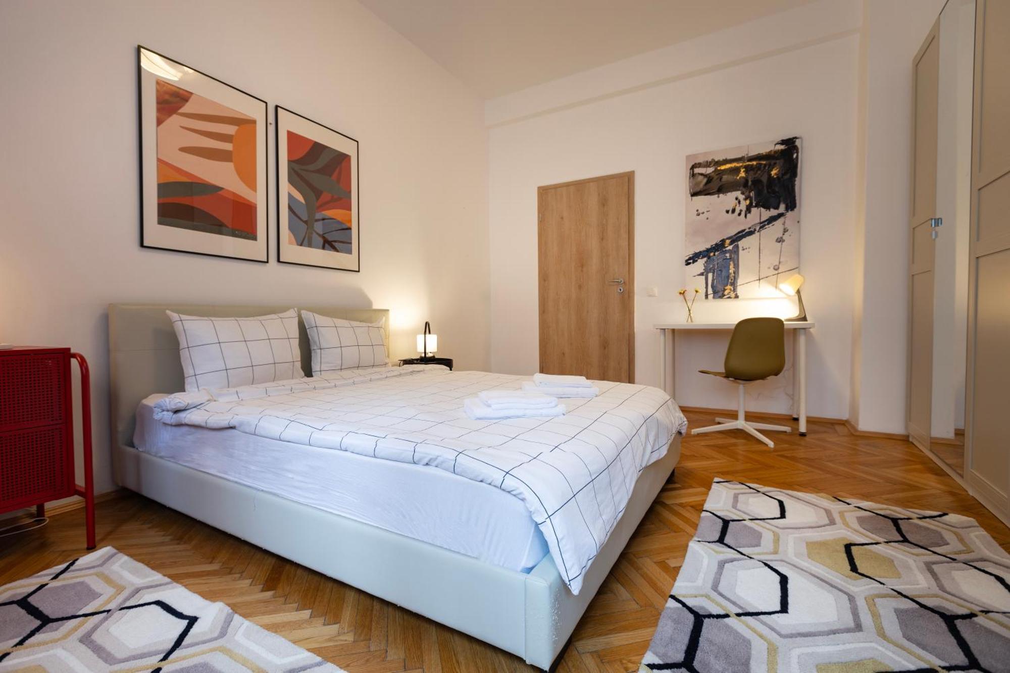 Ultracentral Hong Kong 3 Bdrm Apartment Bukares Bagian luar foto